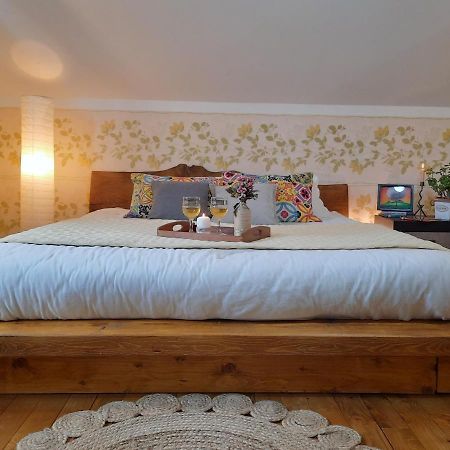 Vintage And Cozy Room, Free Parking, Shared House In The Small Quiet Village Alba Iulia Exterior photo