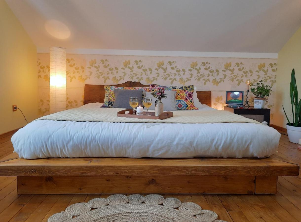 Vintage And Cozy Room, Free Parking, Shared House In The Small Quiet Village Alba Iulia Exterior photo